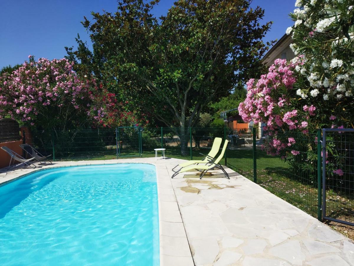 Mas De La Grave Bed & Breakfast Althen-des-Paluds Dış mekan fotoğraf